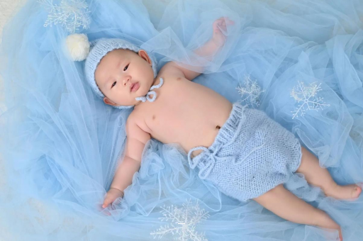 丽江宝宝流黄鼻涕打喷嚏